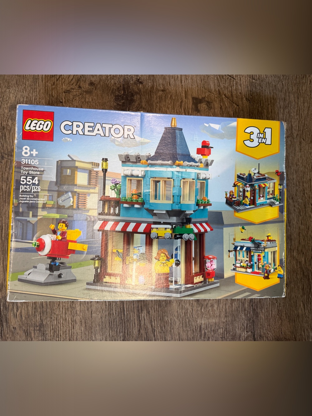 LEGO Creator Townhouse Toy Store 31105 new and sealed
